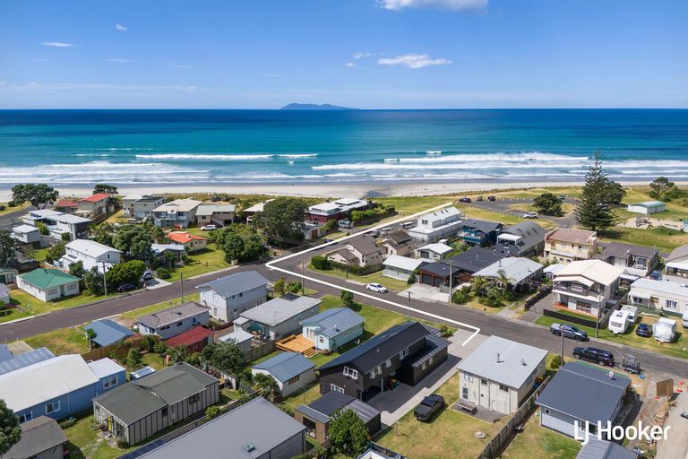 Photo of property in 7 Wallnutt Avenue, Waihi Beach, 3611