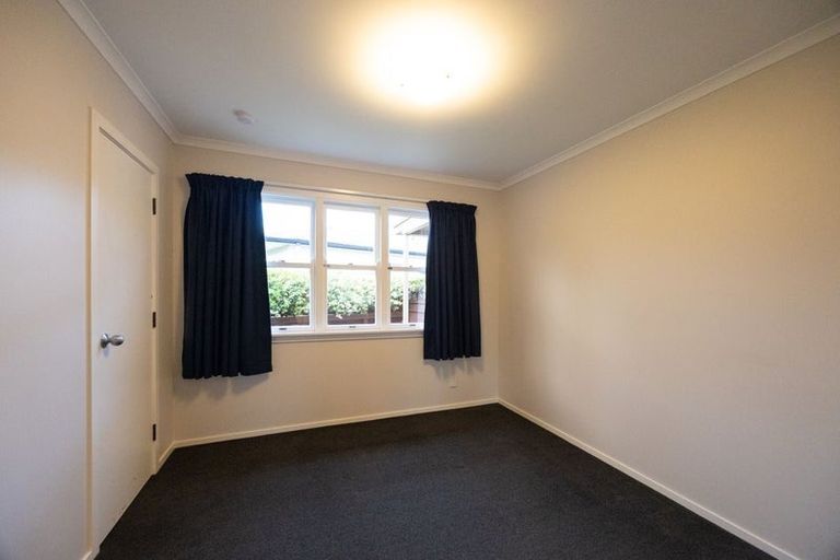 Photo of property in 25 Winston Avenue, Hokowhitu, Palmerston North, 4410