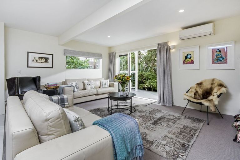 Photo of property in 2/21 Brook Street, Milford, Auckland, 0620