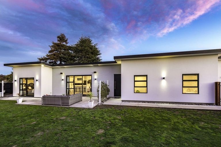 Photo of property in 2/32 Burwood Road, Burwood, Christchurch, 8083