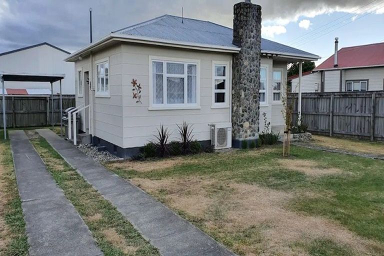 Photo of property in 48 Cologne Street, Martinborough, 5711