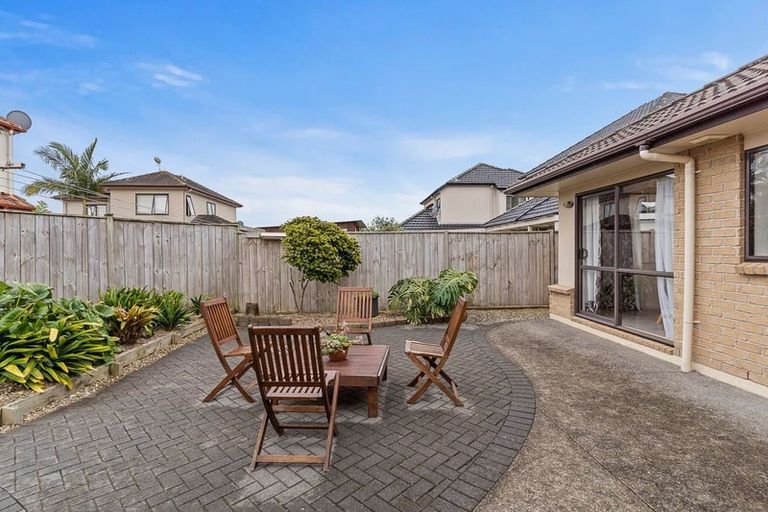Photo of property in 62 Thornbury Crescent, East Tamaki Heights, Auckland, 2016