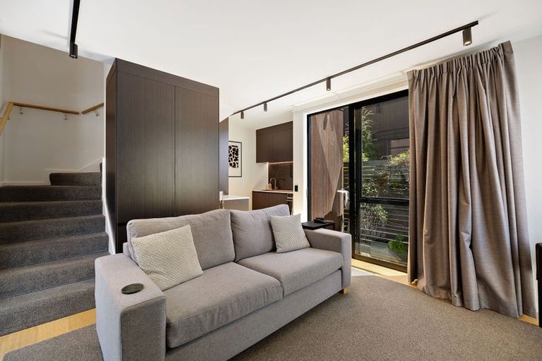 Photo of property in 5 Casterway Crescent, Jacks Point, 9371