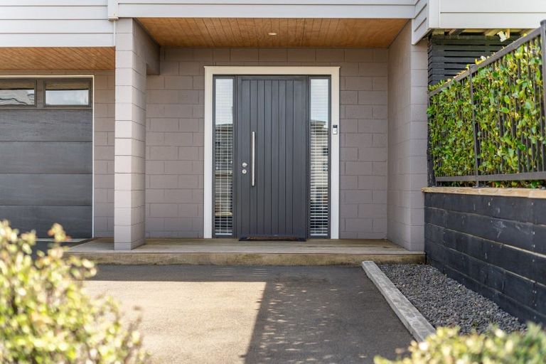 Photo of property in 51 Endeavour Drive, Whitby, Porirua, 5024