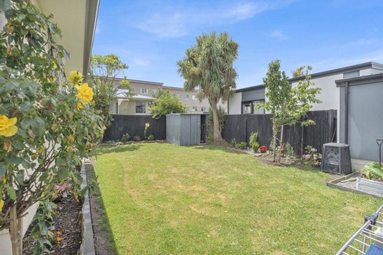 Photo of property in 2/22 Mathesons Road, Phillipstown, Christchurch, 8011