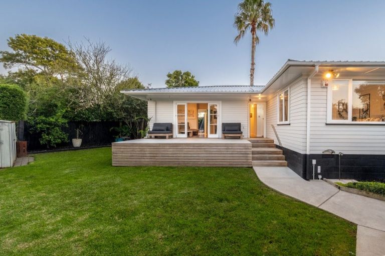 Photo of property in 2/12 Pandora Place, Pakuranga, Auckland, 2010