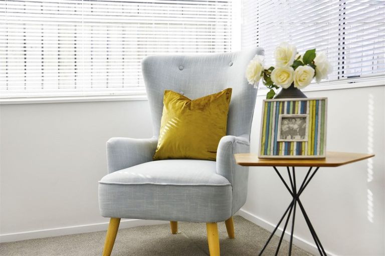 Photo of property in 25 Heversham Place, Glendene, Auckland, 0602