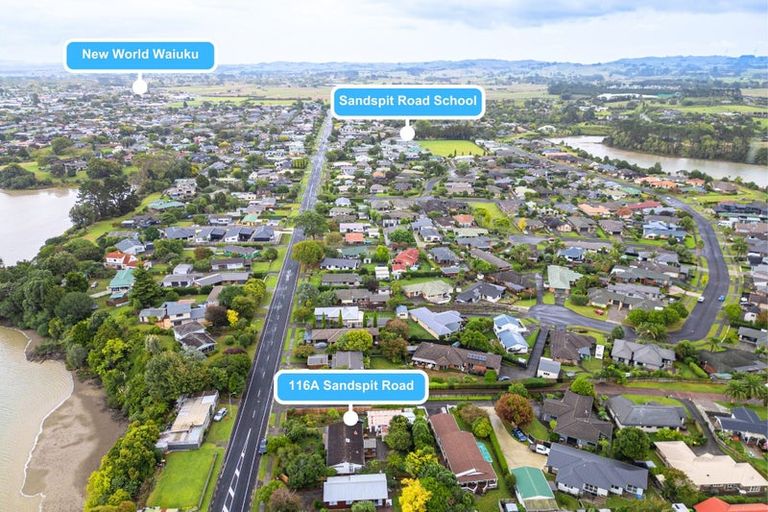 Photo of property in 116a Sandspit Road, Waiuku, 2123