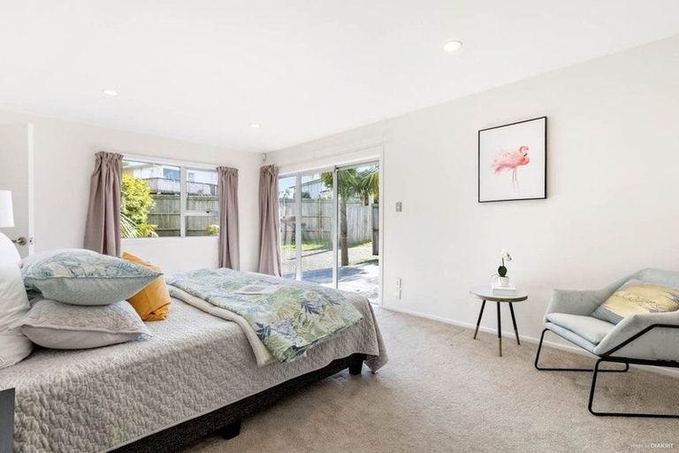Photo of property in 158 Carlisle Road, Northcross, Auckland, 0632