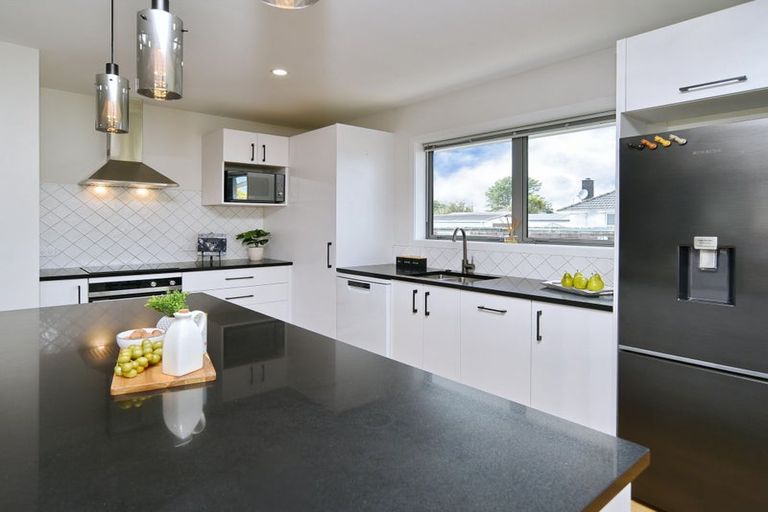 Photo of property in 25 Dunstan Crescent, Hornby, Christchurch, 8042