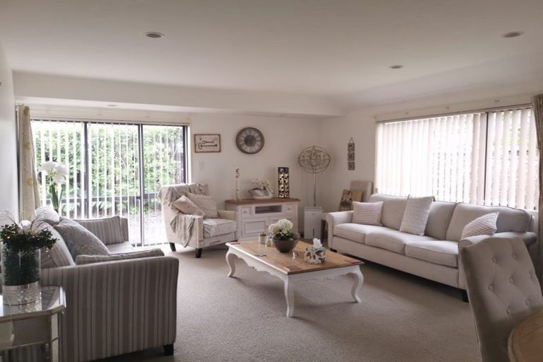 Photo of property in 35 Green Lane, Pukekohe, 2120