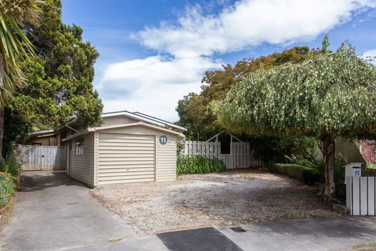 Photo of property in 11 Kingsgate Place, Burnside, Christchurch, 8053