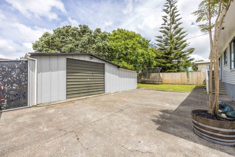 Photo of property in 17 Ashcroft Avenue, Mangere Bridge, Auckland, 2022