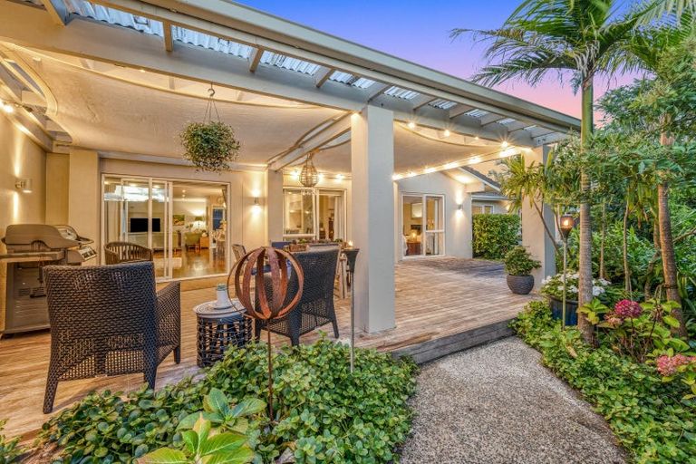 Photo of property in 11 Holly Way, Sunnyhills, Auckland, 2010