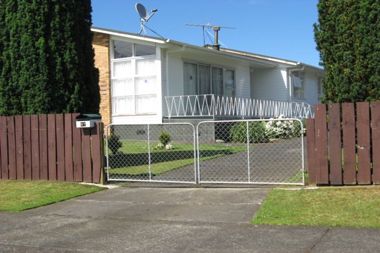 Photo of property in 12 Claresholm Place, Mangere Bridge, Auckland, 2022