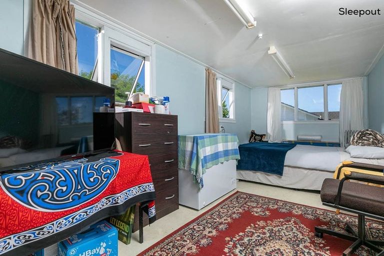 Photo of property in 91 Sunnyside Road, Sunnyvale, Auckland, 0612