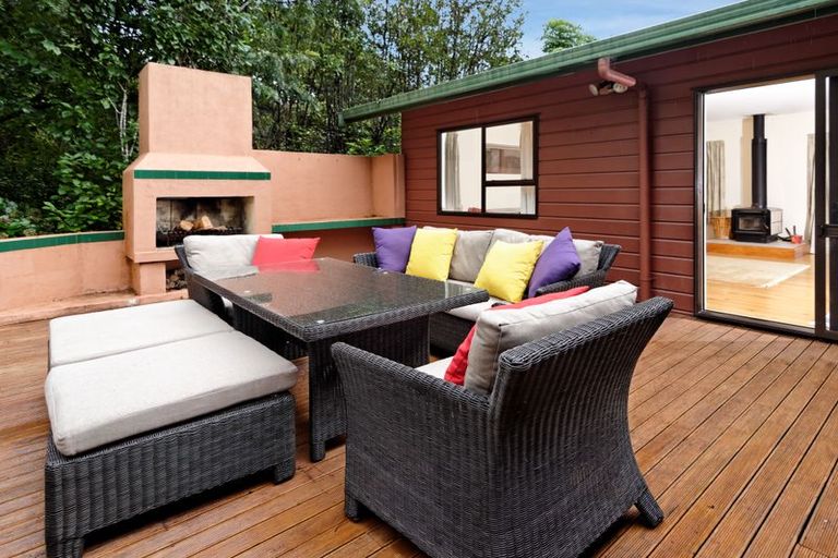 Photo of property in 12 Cochran Road, Oratia, Auckland, 0604