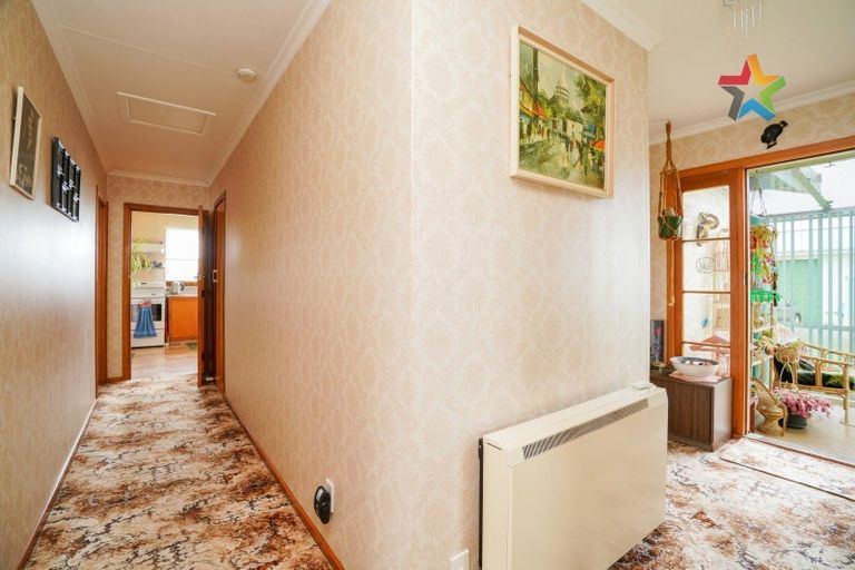 Photo of property in 49 Mauchline Street, Wallacetown, 9816