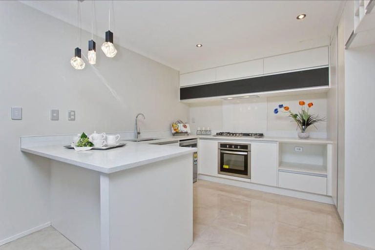 Photo of property in 25b Thornlow Street, Glendene, Auckland, 0602