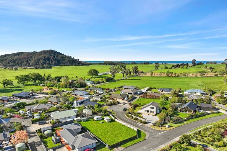 Photo of property in 2 Toiora Place, Takaka, 7110