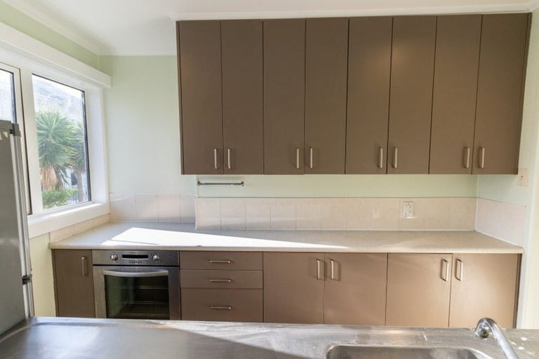 Photo of property in Victoria Court, 7/4 Queen Street, Mount Victoria, Wellington, 6011