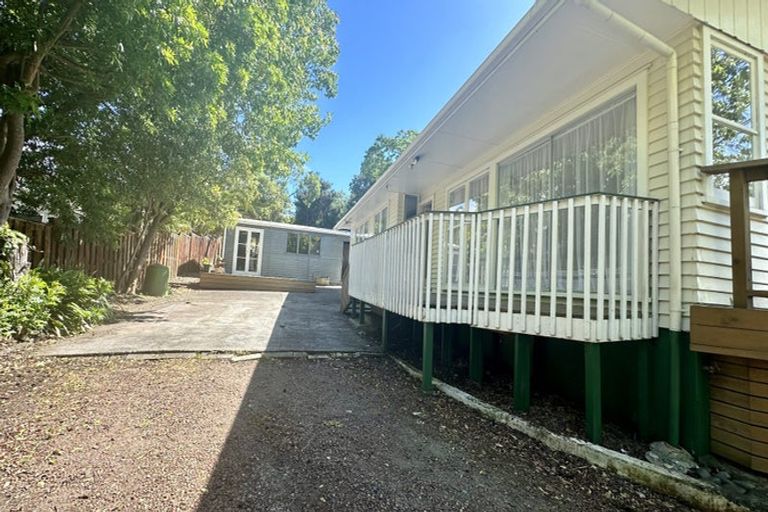 Photo of property in 13 Lucinda Place, Glen Eden, Auckland, 0602