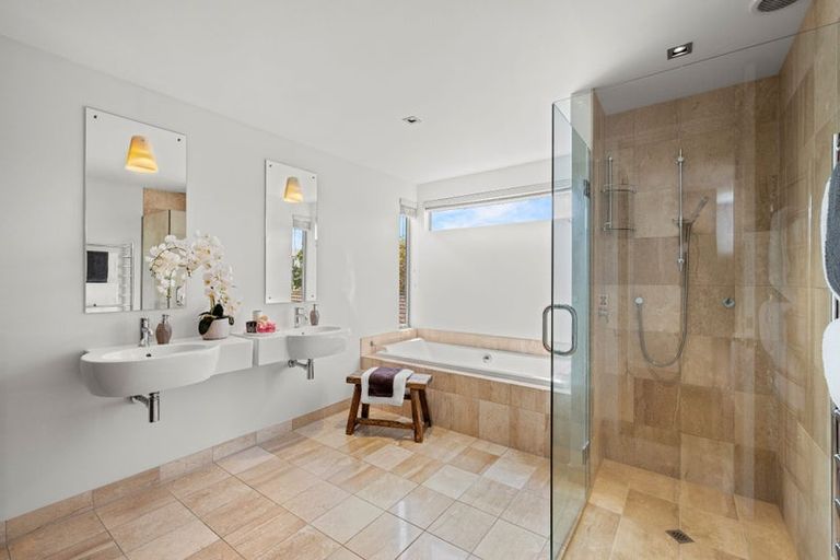 Photo of property in 9 Poynder Avenue, Merivale, Christchurch, 8014