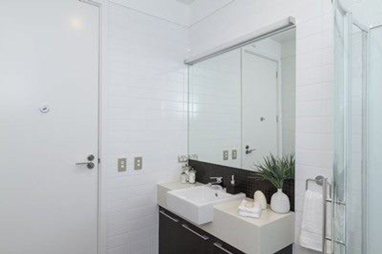 Photo of property in Urbis Apartments, 4/5 Raroa Road, Hutt Central, Lower Hutt, 5010