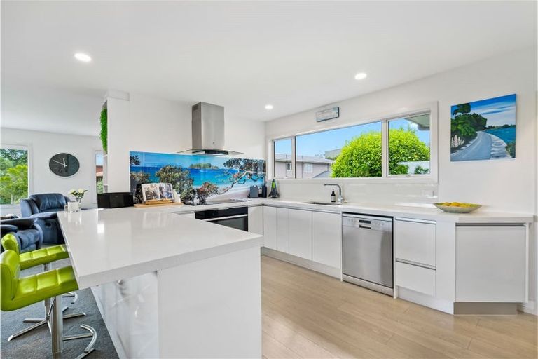 Photo of property in 22 Tercel Place, Sunnyhills, Auckland, 2010