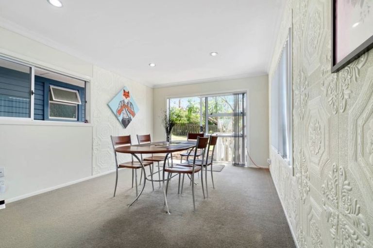 Photo of property in 7 Ellesmere Crescent, Pakuranga Heights, Auckland, 2010