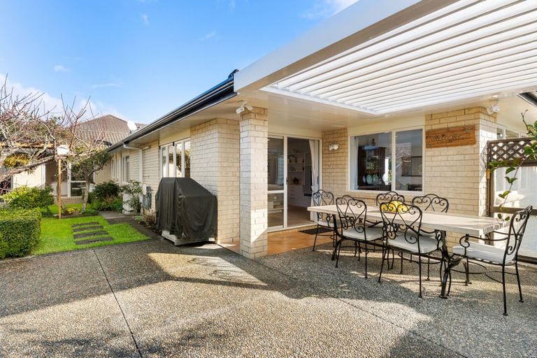 Photo of property in 1 Zara Court, Flat Bush, Auckland, 2016