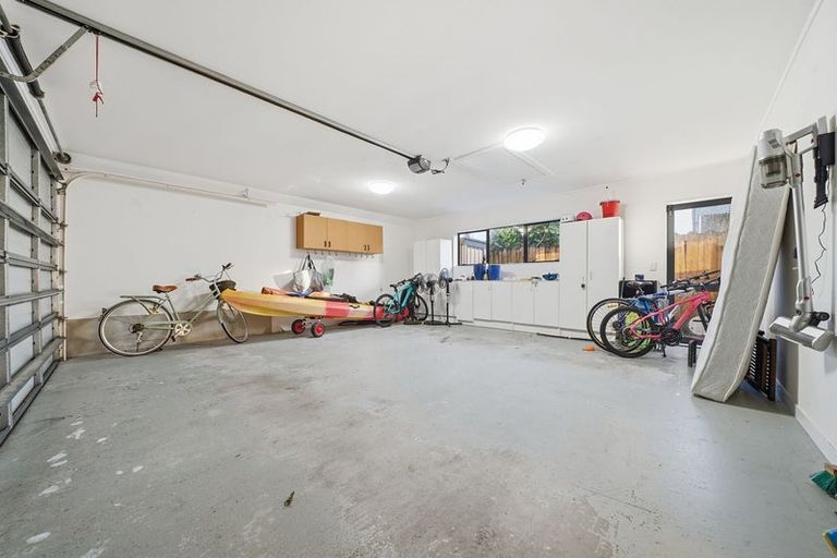 Photo of property in 1/6 Eastern Beach Road, Eastern Beach, Auckland, 2012