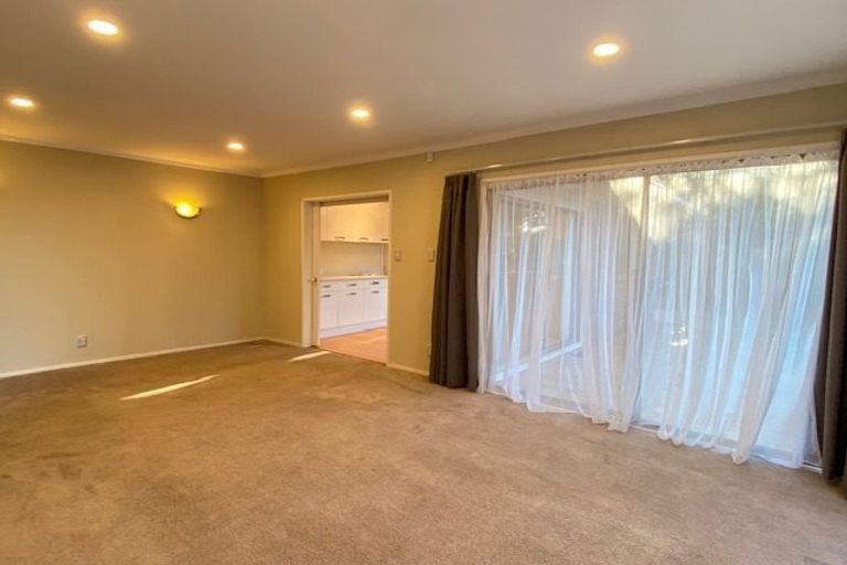 Photo of property in 5 Fielding Crescent, Farm Cove, Auckland, 2012