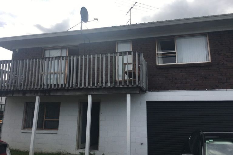 Photo of property in 2/3 Karaka Street, New Lynn, Auckland, 0600
