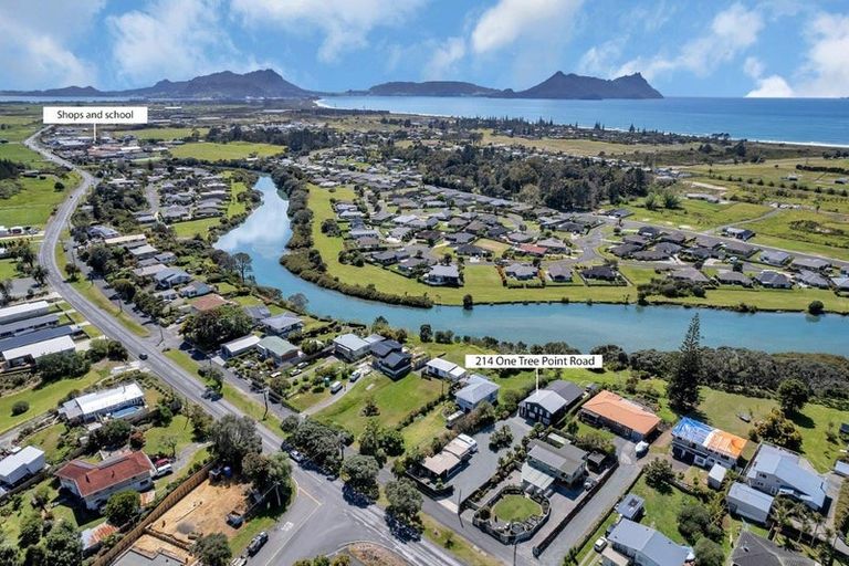 Photo of property in 214 Marsden Point Road, Ruakaka, 0116