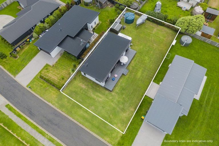 Photo of property in 16 Navigation Drive, Cooks Beach, Whitianga, 3591
