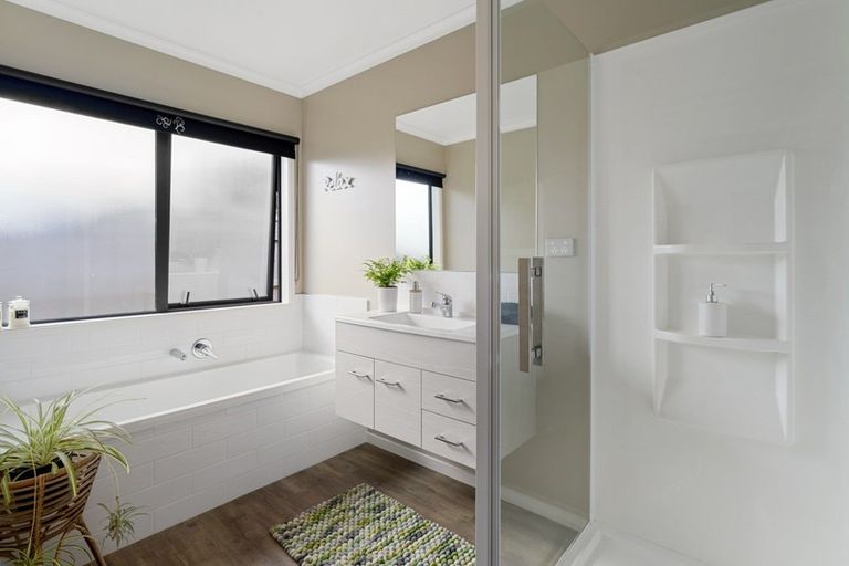 Photo of property in 7 Aqua Way, Paraparaumu, 5032