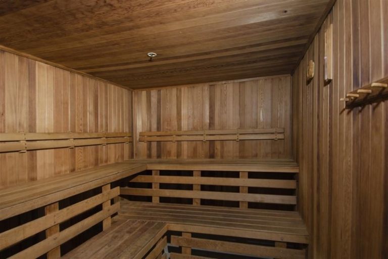 Photo of property in 5d/173 Hurstmere Road, Takapuna, Auckland, 0622