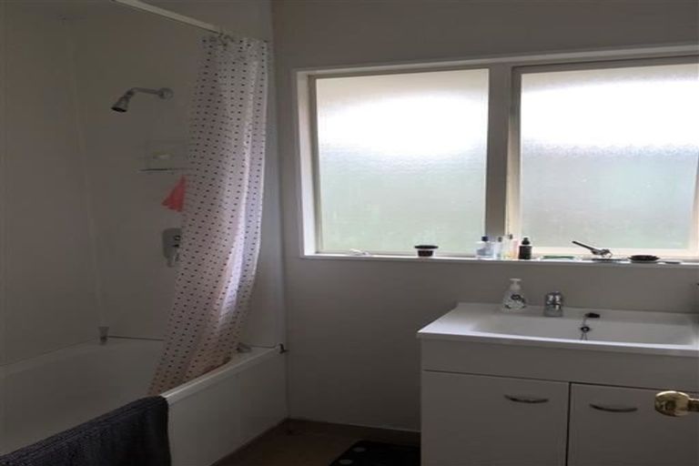 Photo of property in 12 Legacy Drive, Henderson, Auckland, 0612