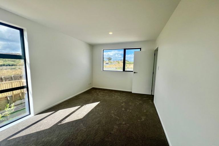 Photo of property in 4b Mahogany Street, Westgate, 0814