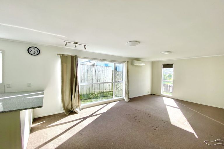 Photo of property in 1/91 Diana Drive, Glenfield, Auckland, 0627