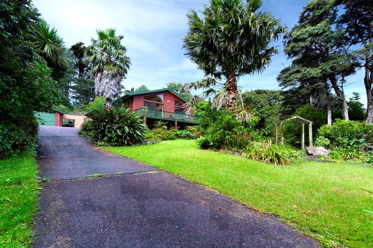 Photo of property in 12 Cochran Road, Oratia, Auckland, 0604