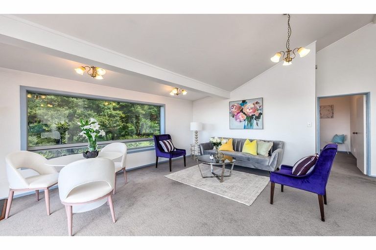 Photo of property in 312 Forest Hill Road, Waiatarua, Auckland, 0612