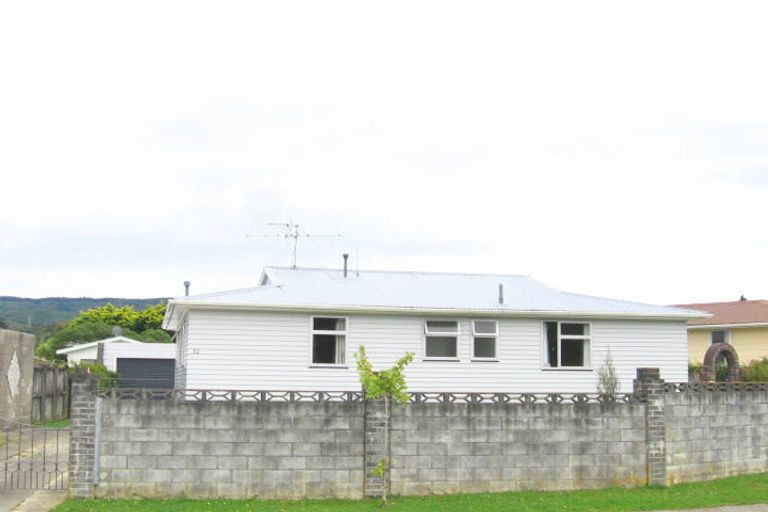 Photo of property in 12 Edelweiss Grove, Timberlea, Upper Hutt, 5018