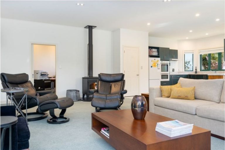 Photo of property in 3a Kauri Grove, Lansdowne, Masterton, 5810