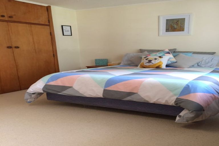 Photo of property in 18 Whirinaki Crescent, Heretaunga, Upper Hutt, 5018