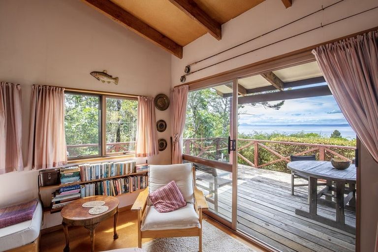 Photo of property in 33 Hauraki Terrace, Pukawa Bay, Turangi, 3381