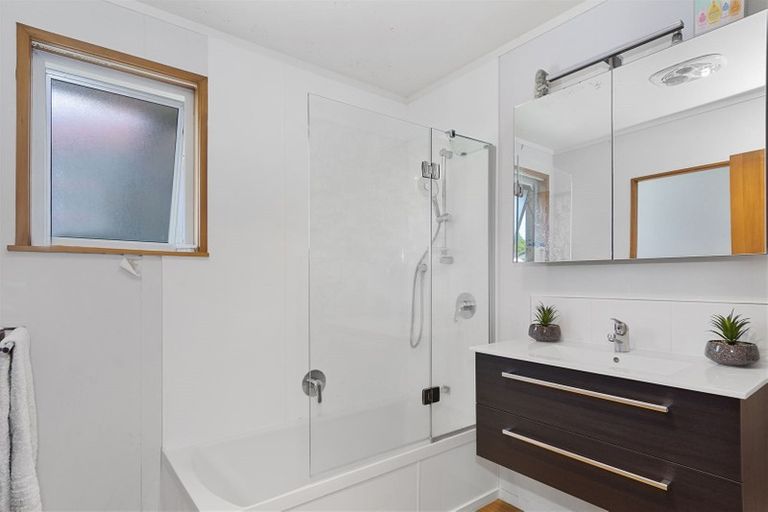 Photo of property in 33 Percy Road, Papamoa Beach, Papamoa, 3118