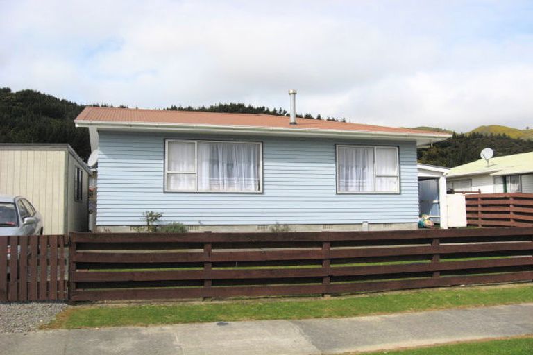 Photo of property in 44 Berkeley Road, Wainuiomata, Lower Hutt, 5014