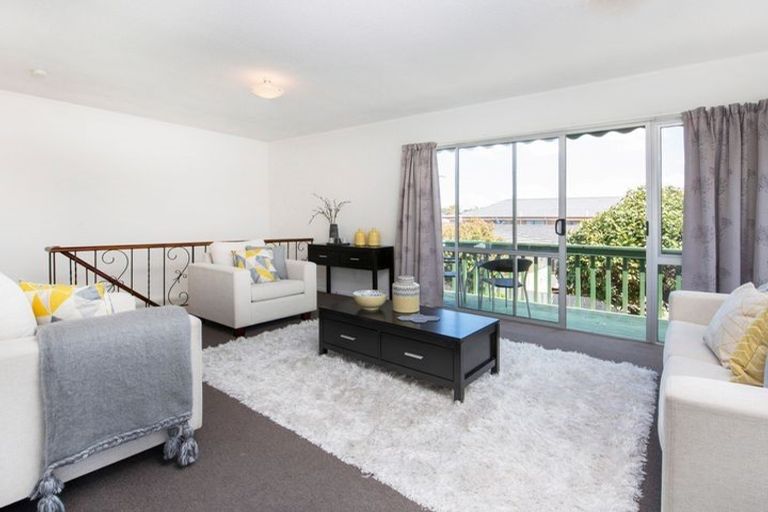 Photo of property in 1/57 Butley Drive, Farm Cove, Auckland, 2012